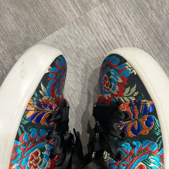 Steve Madden brocade sneaker, EUC - Picture 9 of 9